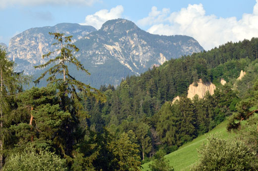 Piramidi di terra a Collepietra in Val d'Ega